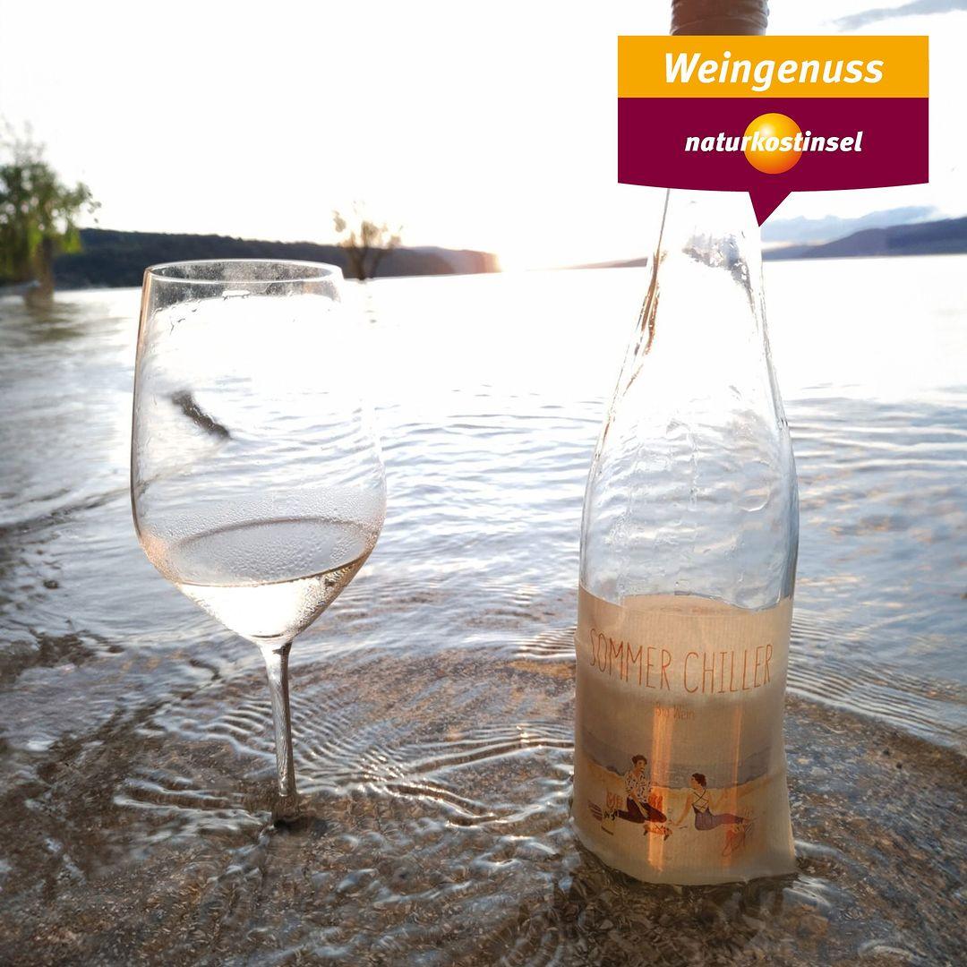 Dies Foto kam von unserer Junior Sommeliere. So genießt sie unseren Wein am Bodensee. Probiert doch auch mal unseren Sommer Chiller!

#naturkostinsel #bioistbesser #sommerchiller #bodensee